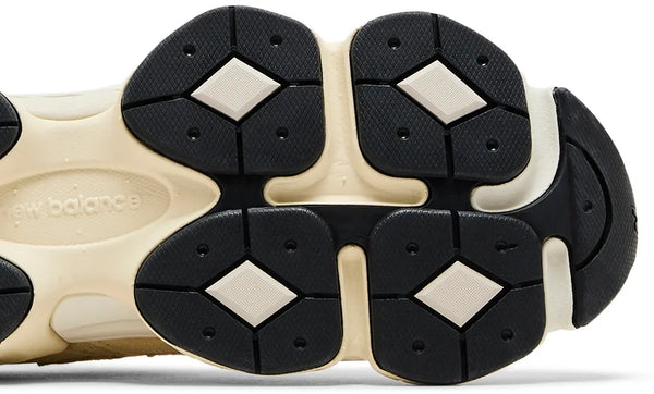 9060 Calcium Sea Salt Sneaker