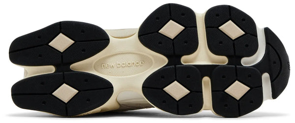 9060 Linen Dark Juniper Sneaker