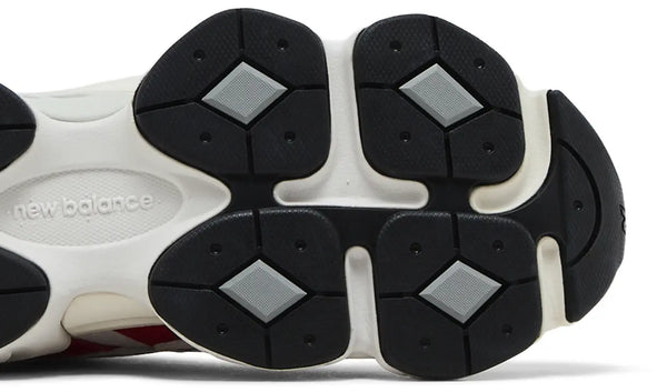 9060 Reflection True Red Sneaker