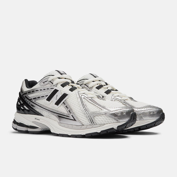 1906 Silver Metallic Black