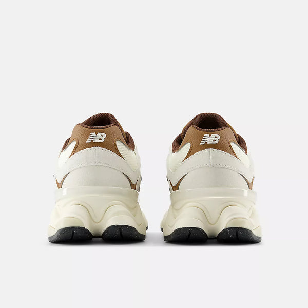 9060 Breakfast Tea Sneaker