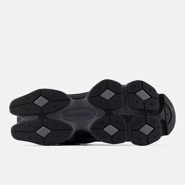 9060 Black Sneaker