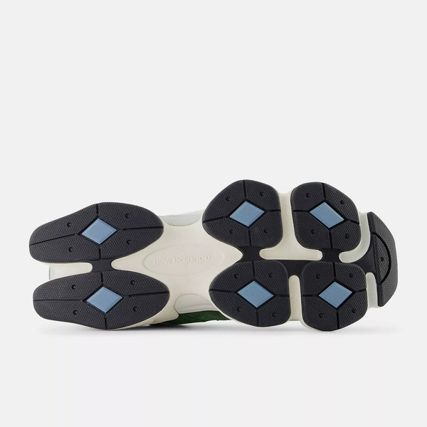 9060 Dark Alpine Green Sneaker